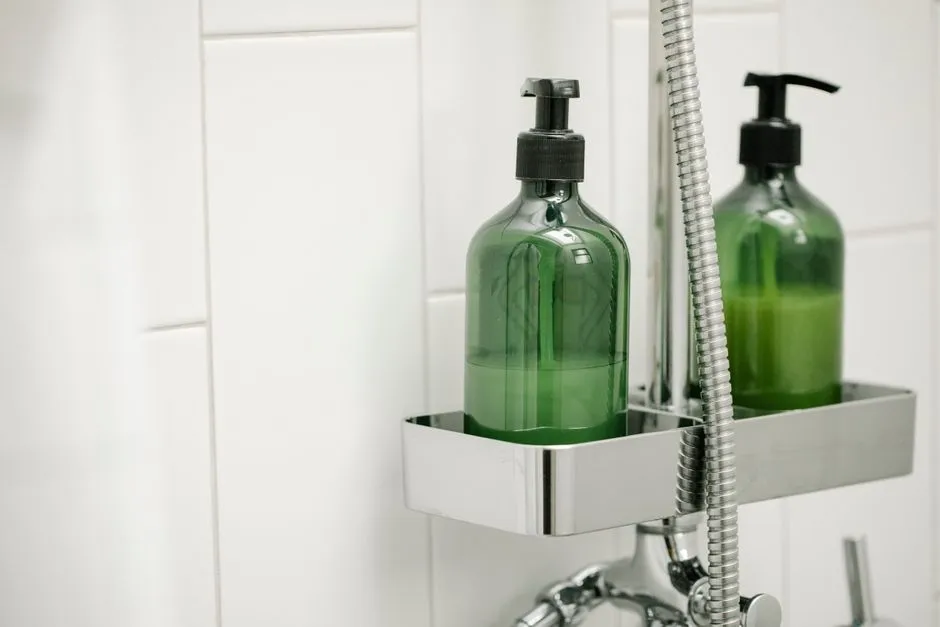 Shampoo (Sampo) — kosakata bahasa Inggris Perlengkapan Kamar Mandi