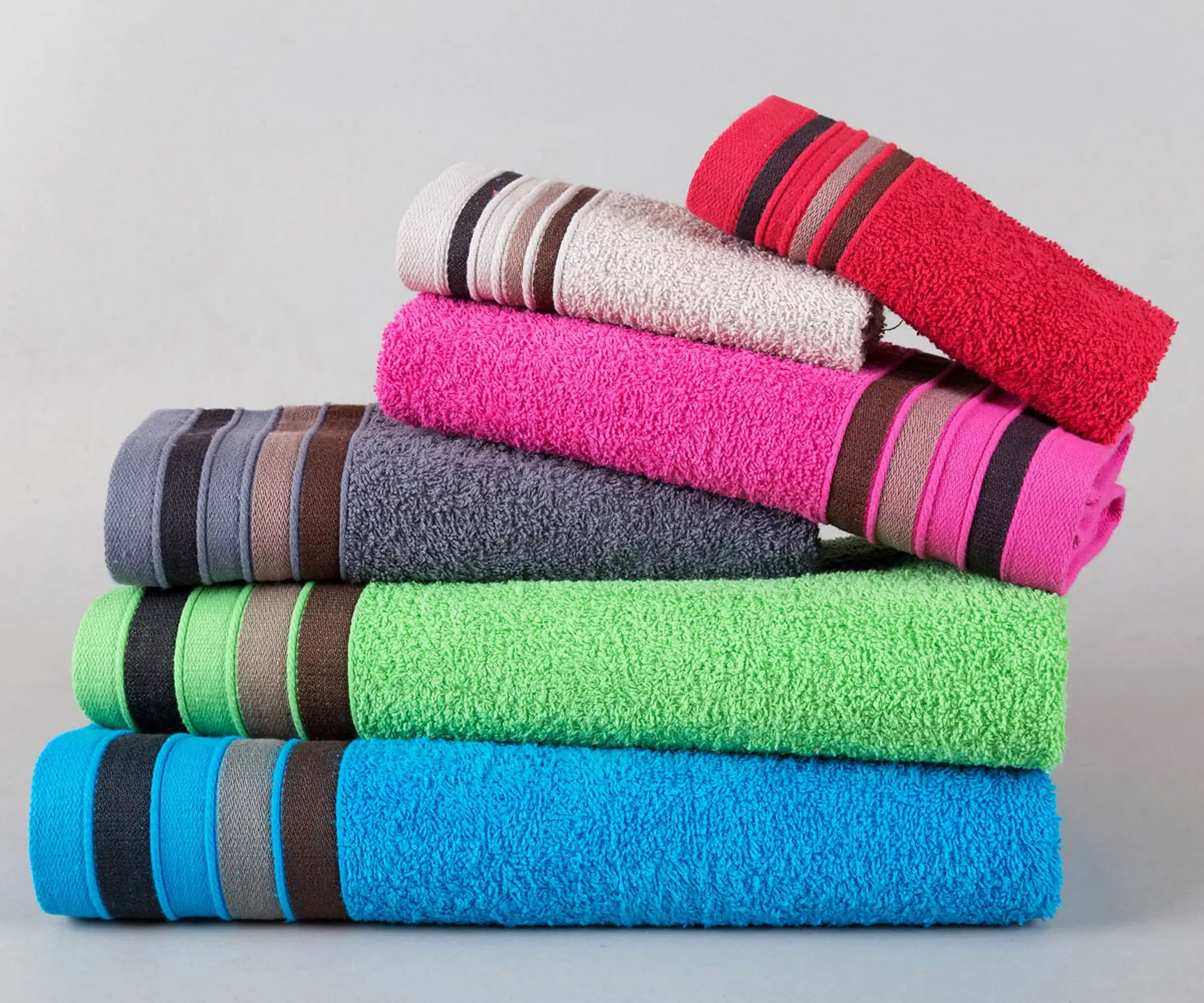 Towel (Handuk) — kosakata bahasa Inggris Perlengkapan Kamar Mandi