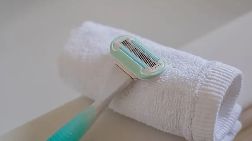 Razor (Pisau Cukur) — kosakata bahasa Inggris Perlengkapan Kamar Mandi