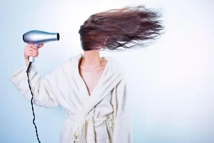 Hairdryer (Pengering Rambut) — kosakata bahasa Inggris Perlengkapan Kamar Mandi