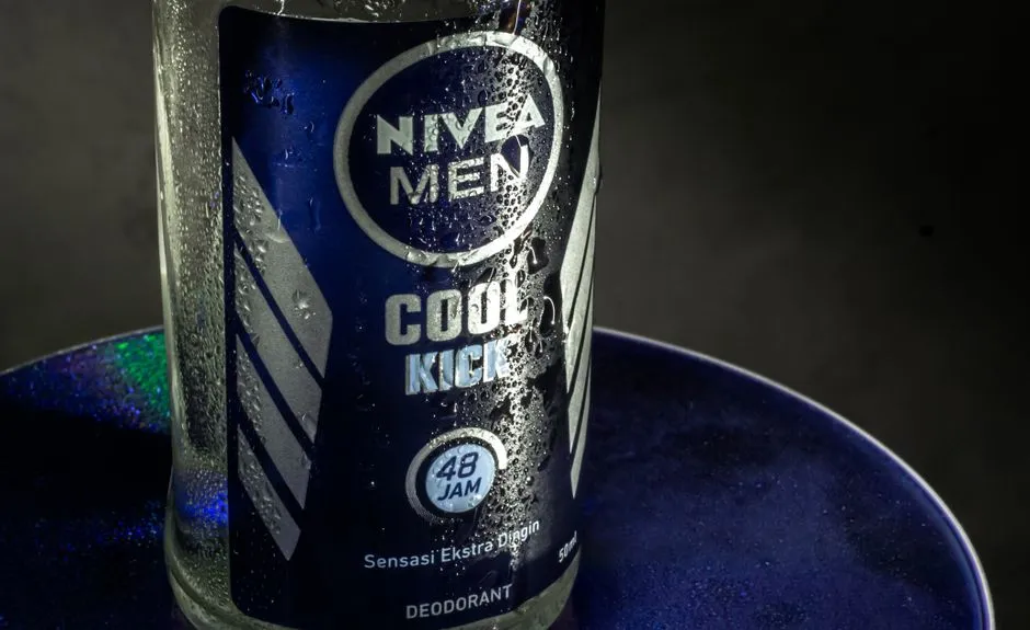 Deodorant (Deodoran) — kosakata bahasa Inggris Perlengkapan Kamar Mandi