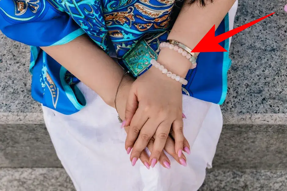 Bracelet (Gelang) — kosakata bahasa Inggris Pakaian dan Aksesori