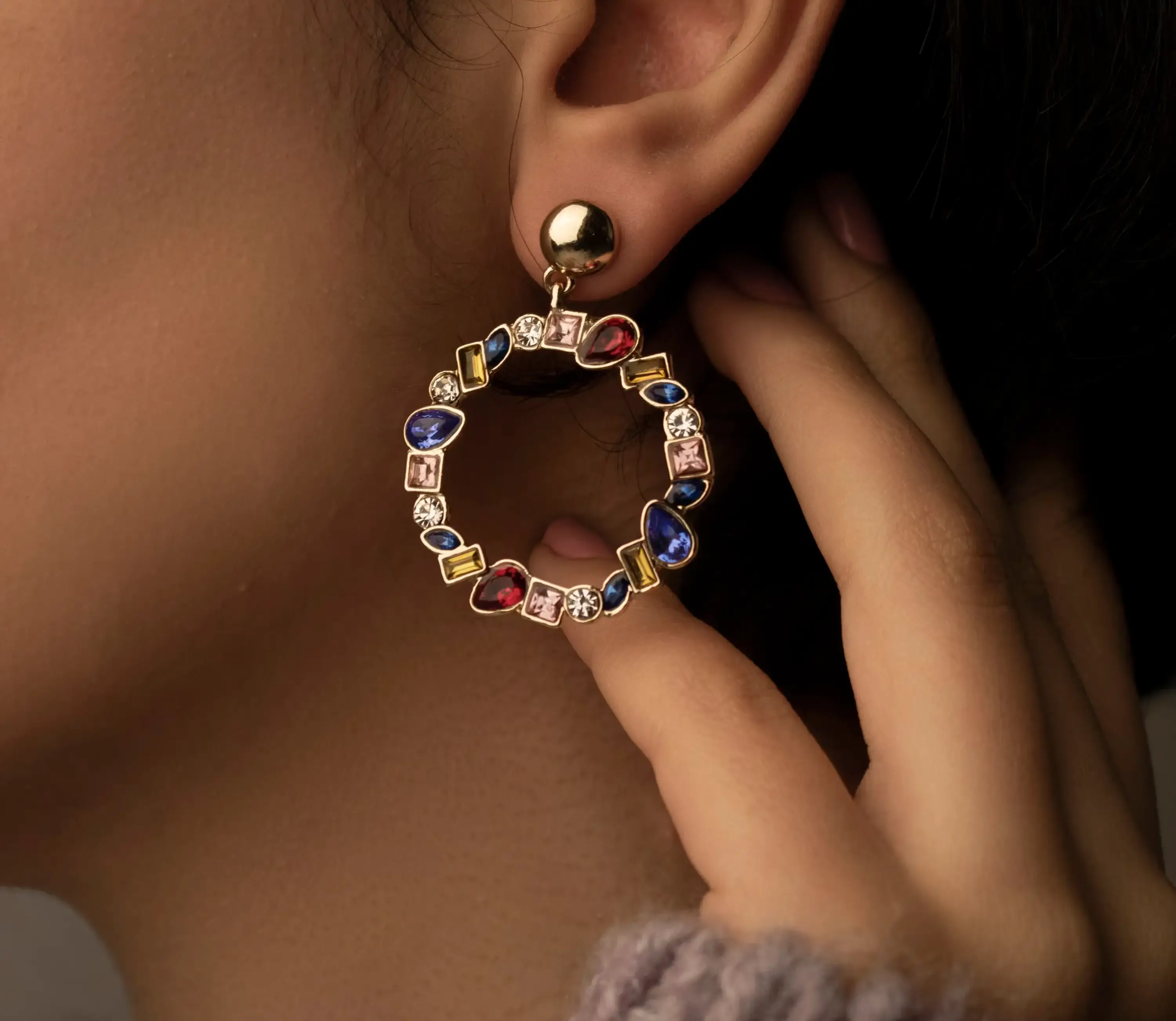 Earrings (Anting-anting) — kosakata bahasa Inggris Pakaian dan Aksesori
